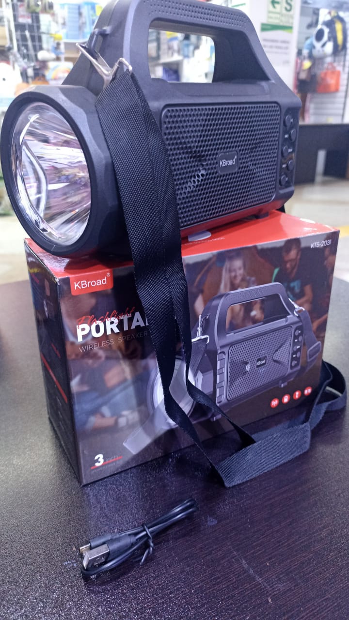 PARLANTE LINTERNA CON PANEL SOLAR